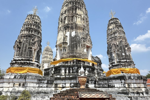 วัดมหาธาตุ (Wat Mahathat) Photo 1 of 5