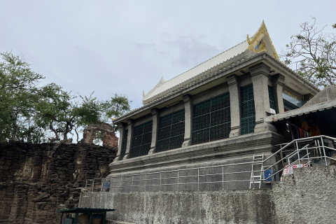 ศาลพระกาฬ ลพบุรี (Phra Kan Shrine Lopburi) Photo 2 of 5