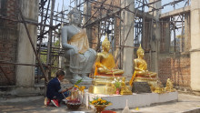 พระพุทธบาทเขาน้อย (Phra Phutthabat Khao Noi) Photo 2 of 5